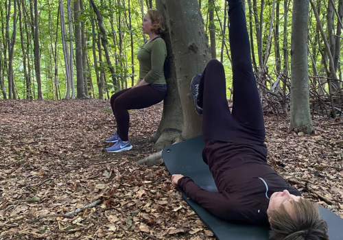 Træning i naturen udfordrer krop og kerne