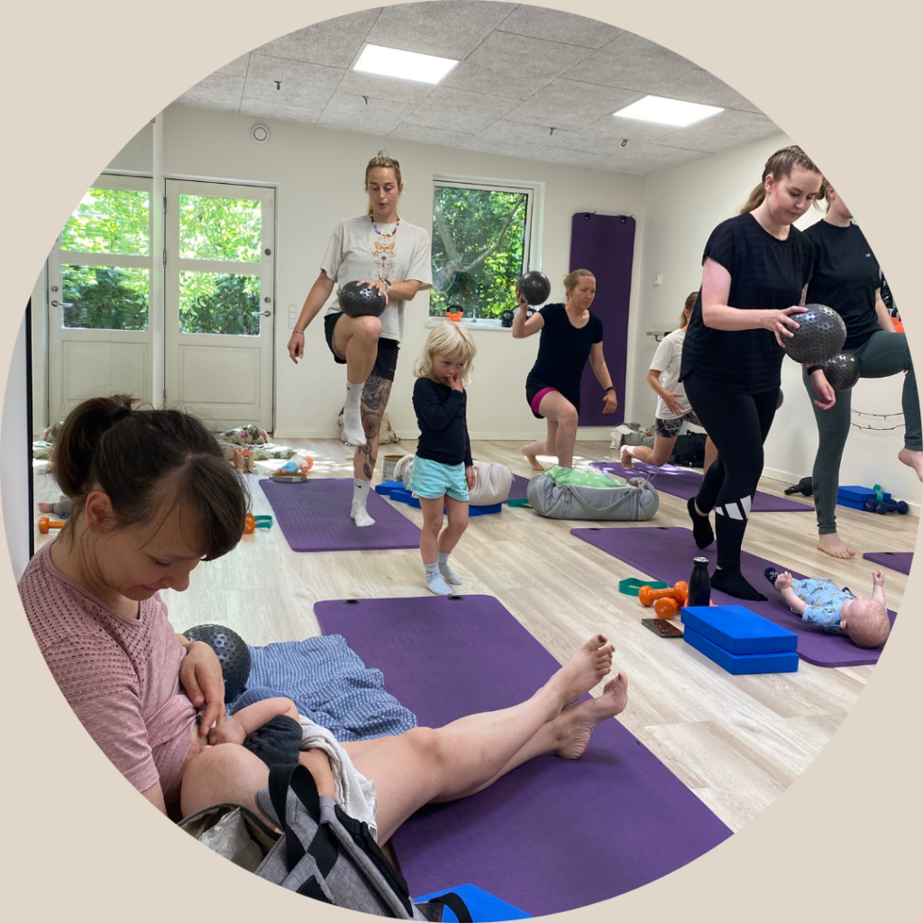 Efterfødselsforløbet Funktionel træning til MorKroppen